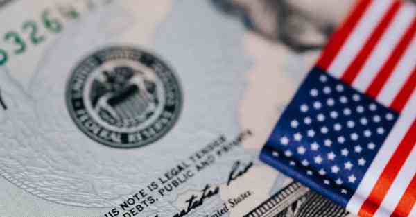 如何制作单位新年宣传片