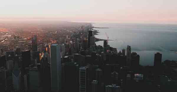 如何制作单位新年宣传片