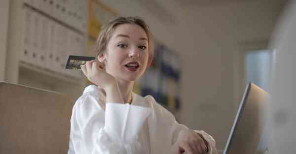 宣传片用的激昂的音乐